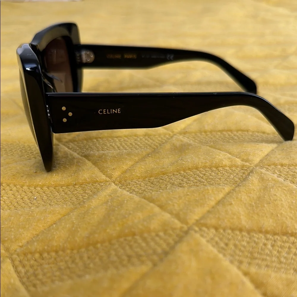 Black Cat-Eye Celine Sunglasses CL40157U - Picture 3 of 9